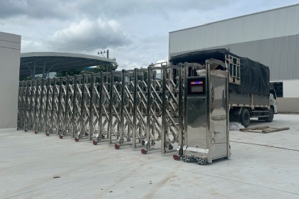 Gia công lắp đặt cổng xếp inox 304 Đà Nẵng Gia công lắp đặt cổng xếp inox 304 Đà Nẵng